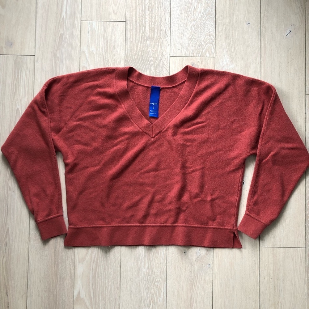 Kit and Ace Merino Wool Blend V Neck Sweater in Burnt Orange Size S